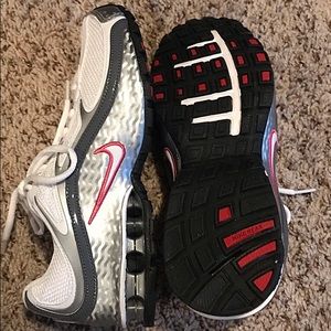 NWOT Nike Reax Run 5
